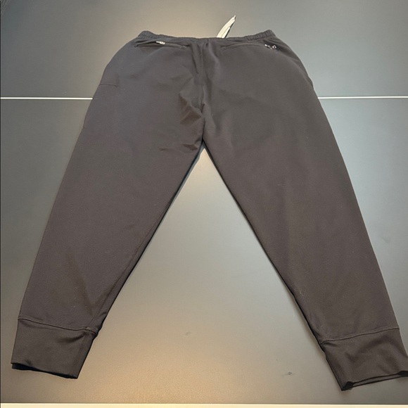 Sunday Performance Jogger from Vuori - Picture 2 of 2